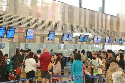 7 ngày nghỉ Tết, khoảng 3.500 lượt chuyến bay đi/đến cảng hàng không Nội Bài