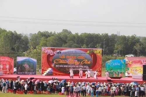 Khai hội chùa Hương Tích - mở đầu năm du lịch Hà Tĩnh 2024