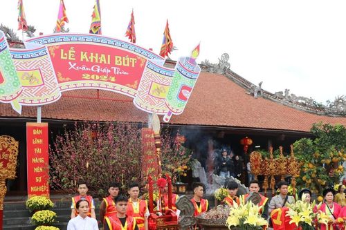 Lễ hội Khai bút đầu Xuân Giáp Thìn tại Khu tưởng niệm Vương triều nhà Mạc, đền thờ Trạng Trình