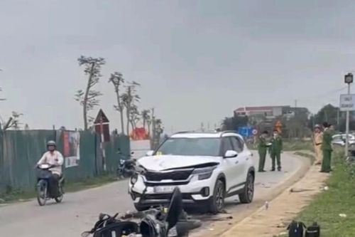4 người trong một gia đình thương vong do va chạm xe ô tô