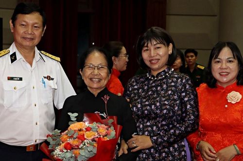 Đổi thay cùng đất nước