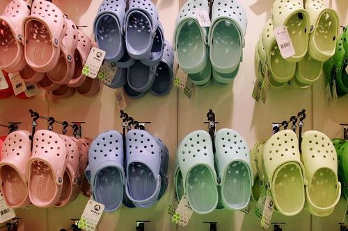 Crocs - 'phát minh tồi tệ nhất của nhân loại' mang về hàng tỷ USD