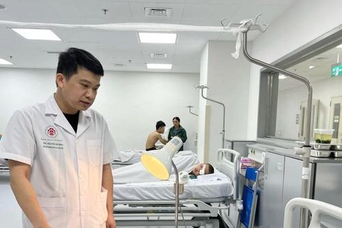 Xót xa những trường hợp bị nát bàn tay do pháo nổ ngày Tết