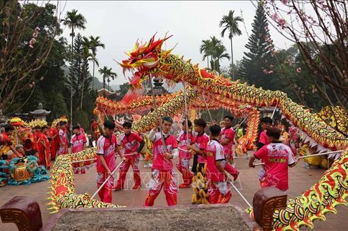 Khai hội chùa Hương