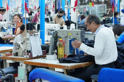 Doanh nghiệp ra quân sản xuất đầu năm