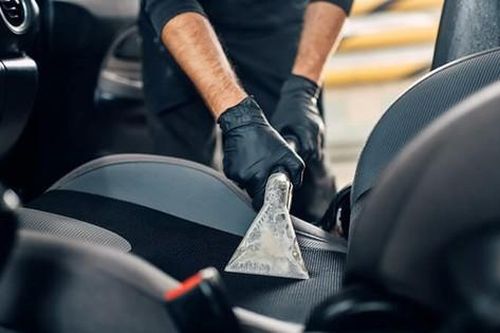 Những mẹo không nên dùng khi vệ sinh nội thất ô tô