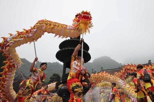Khai hội chùa Hương