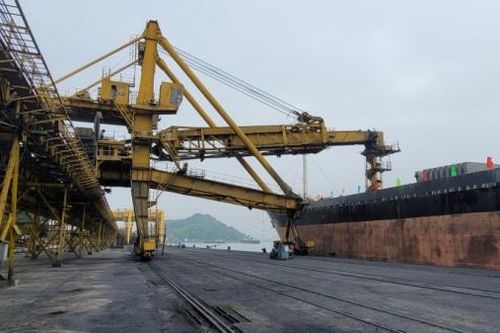 TKV tiêu thụ hơn 118.000 tấn than ngày đầu ra quân Xuân Giáp Thìn