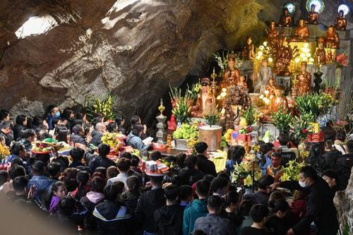 Hôm nay (15/2 - mùng 6 tháng Giêng) khai hội chùa Hương