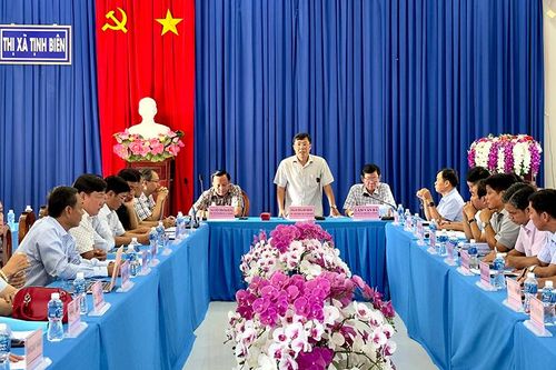 Chủ tịch UBND TX. Tịnh Biên Phạm Thành Nhơn họp mặt, triển khai nhiệm vụ đầu năm 2024