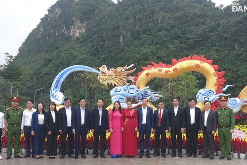 Ra quân Tết trồng cây đầu xuân Giáp Thìn