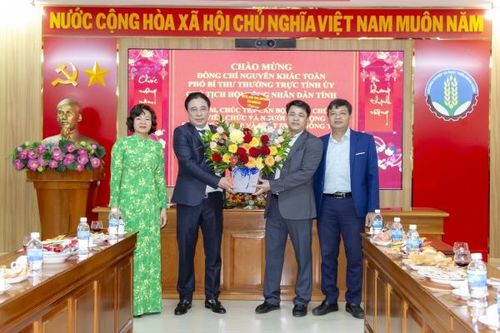 Phó Bí thư Thường trực Tỉnh ủy Nguyễn Khắc Toàn thăm, chúc Tết các đơn vị