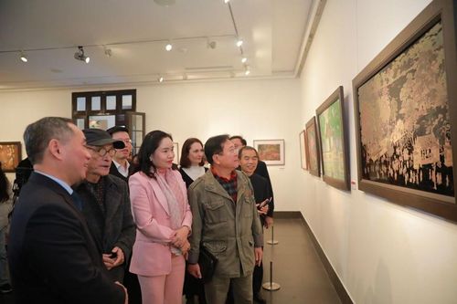 Thưởng lãm sắc xuân trong hội họa