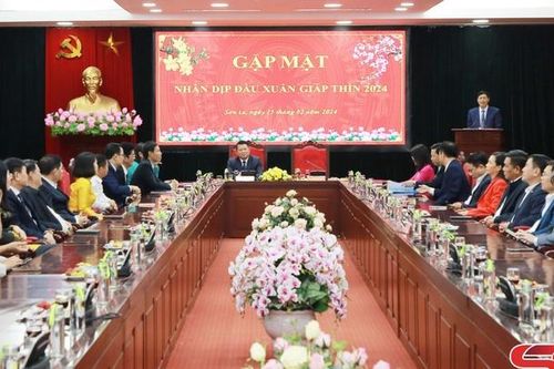 Thường trực Tỉnh ủy tổ chức gặp mặt cán bộ, công chức các cơ quan tham mưu, giúp việc Tỉnh ủy