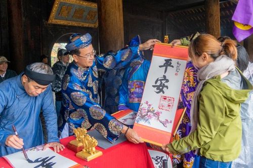 Bản tin Văn hóa du lịch ngày 15/2