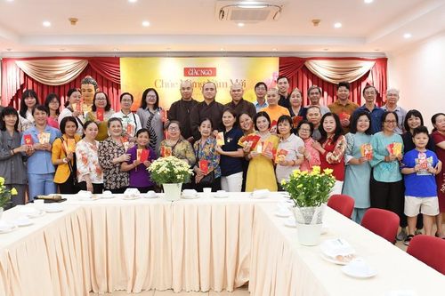 Ấm áp buổi họp mặt đầu Xuân Giáp Thìn tại Báo Giác Ngộ