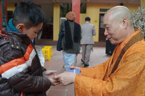 Hà Nội: Các đạo tràng Phật tử về chùa Bằng đảnh lễ Hòa thượng Thích Bảo Nghiêm