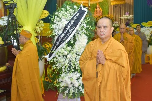 Báo Giác Ngộ viếng tang Trưởng lão Hòa thượng Thích Hiển Tu - Phó Pháp chủ GHPGVN