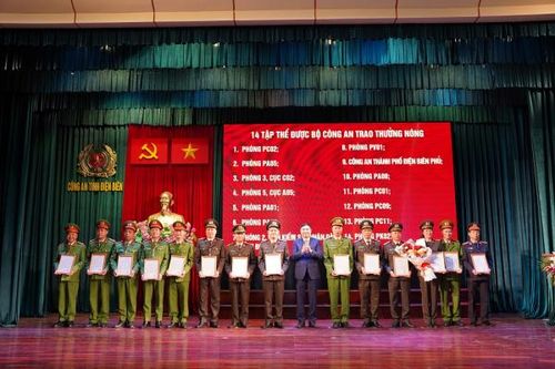 Công an Điện Biên khen thưởng cá nhân và tập thể bảo đảm ANTT Tết Nguyên đán 2024