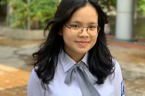 Nữ sinh giành giải Nhất học sinh giỏi đi 17km dạy học từ thiện hàng tuần