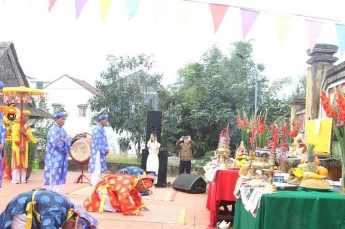 Rộn ràng Lễ hội Cầu Bông ở Hội An