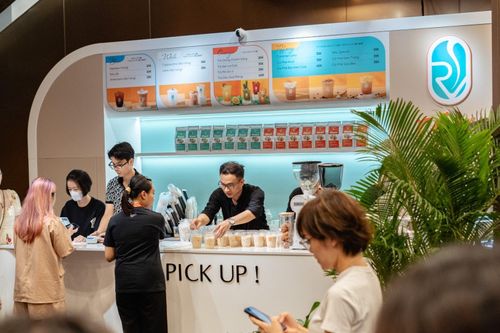 Cựu CEO GoViet mở hàng loạt quán cà phê tại chân các tòa nhà lớn