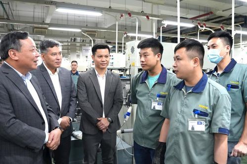 Lãnh đạo TP Hà Nội thăm, động viên sản xuất đầu năm tại huyện Sóc Sơn