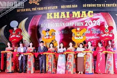 Kon Tum: Khai mạc Hội báo Xuân Giáp Thìn 2024