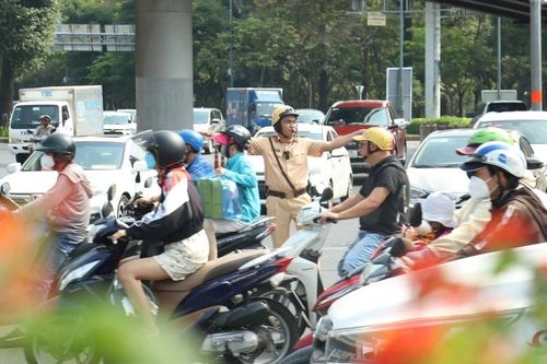 Gác cho người dân vui xuân