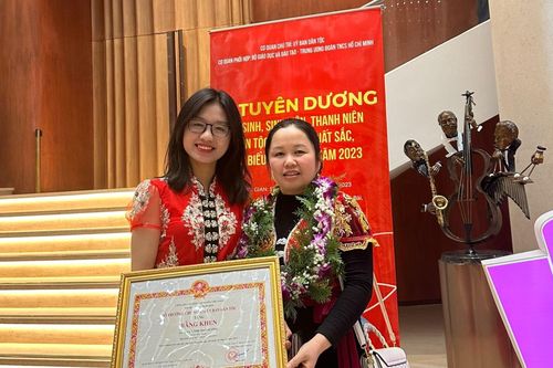 Nữ sinh người Thái chinh phục tấm vé vào trường đại học nổi tiếng