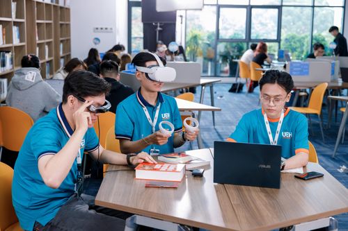 Đại học Kinh tế TPHCM mở 2 ngành công nghệ ứng dụng