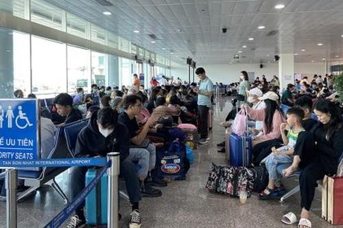 Gần 160.000 khách đến Tân Sơn Nhất, vượt ngưỡng dự báo