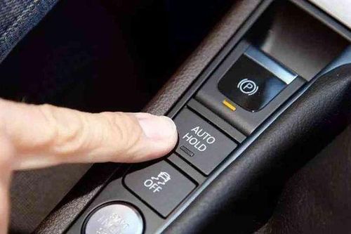 Cách sử dụng tính năng auto-hold cho tài xế mới