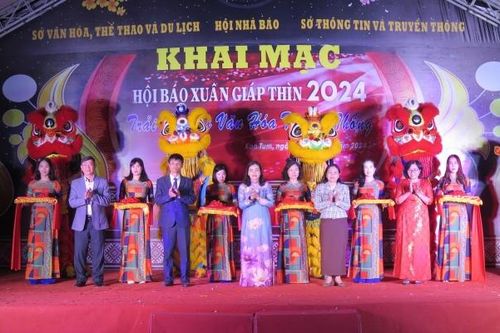 Kon Tum: Khai mạc Hội báo Xuân Giáp Thìn - Trải nghiệm văn hóa truyền thống