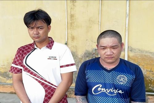 Kiểm tra hành chính thì phát hiện nhóm đối tượng đang tổ chức sử dụng ma túy