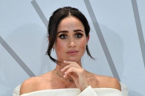 Harry và Meghan bị chỉ trích dữ dội