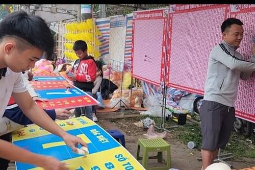 Hà Nội: Xử lý loạt điểm cờ bạc trá hình núp bóng trò chơi dân gian tại lễ hội