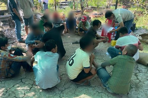 Cà Mau: Bắt quả tang 21 đối tượng tham gia đá gà ăn tiền