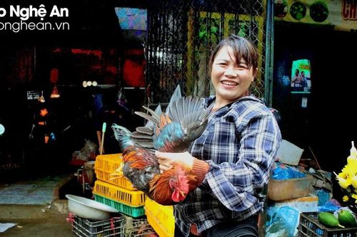 Thị trường đồ lễ cúng khai hạ phong phú, giá ổn định