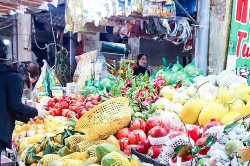 Sôi động thị trường đồ lễ cúng khai hạ