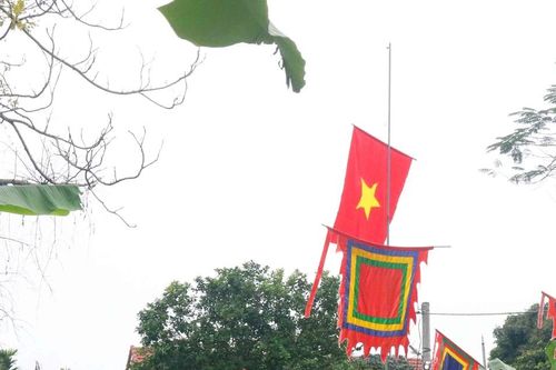 Lễ khai hạ đầu Xuân, người dân mổ bò, lợn cúng tế