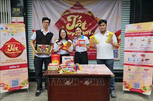 Mang Tết muộn đến với người dân nghèo biên giới