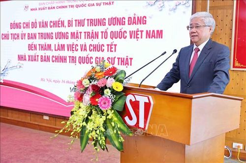 Đồng chí Đỗ Văn Chiến thăm, làm việc với Nhà xuất bản Chính trị quốc gia Sự thật