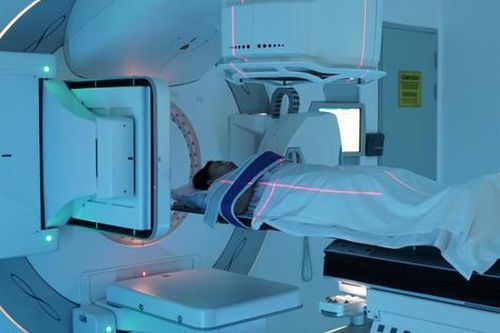 Tiếp cận công nghệ mới trong chẩn đoán và điều trị ung thư ở Việt Nam