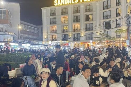 Lâm Đồng: Sau kỳ nghỉ Tết Nguyên đán, du khách vẫn nườm nượp đổ về TP. Đà Lạt