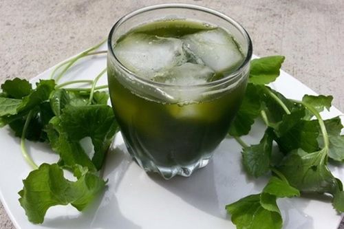 7 loại nước uống hỗ trợ rất tốt cho người bị viêm đường tiết niệu