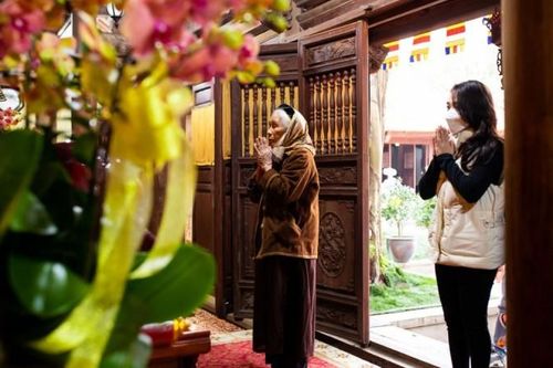 Nâng cao ý thức gìn giữ nét đẹp văn hóa đi lễ chùa đầu năm