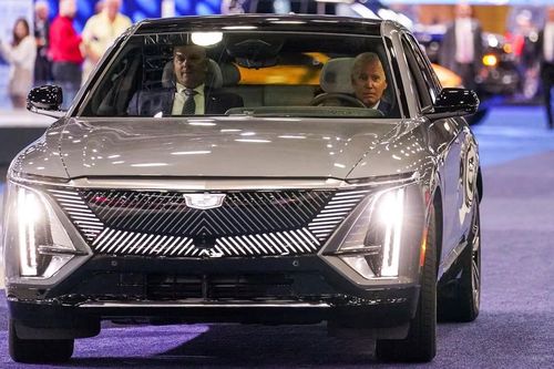 Chiến lược phát triển EV của Biden 'va chạm' với cỗ máy tạo lợi nhuận tại Detroit