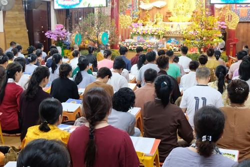 Hơn 500 Phật tử tham dự khóa tu đầu Xuân Giáp Thìn tại Quan Âm tu viện