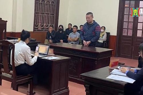 Xét xử các đối tượng tàng trữ, buôn bán pháo hoa nổ